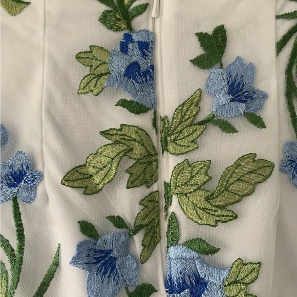 Missguided Shorts Floral Mesh Embroidered White Sizes 6 8 10 High Waisted shorts - Picture 5 of 7